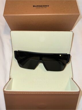 Burberry Black Shield Sunglass Visor